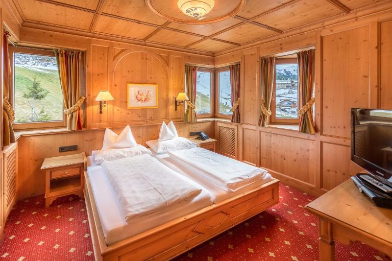 Hotel Edelweiss & Gurgl โอเบอร์กัวร์เกิล ภายนอก รูปภาพ